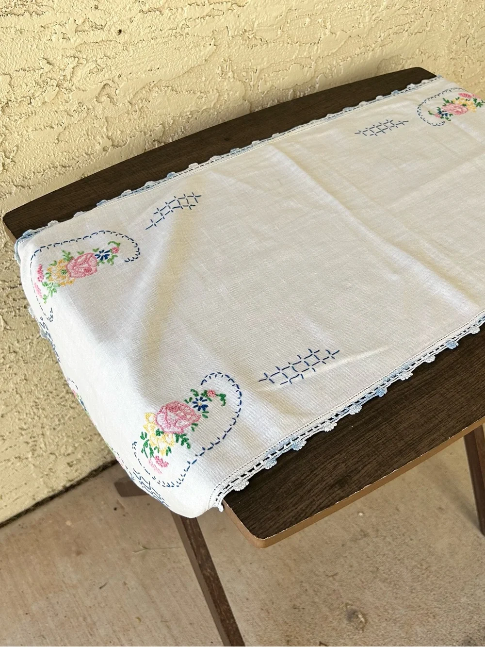 Vintage table runners set of four